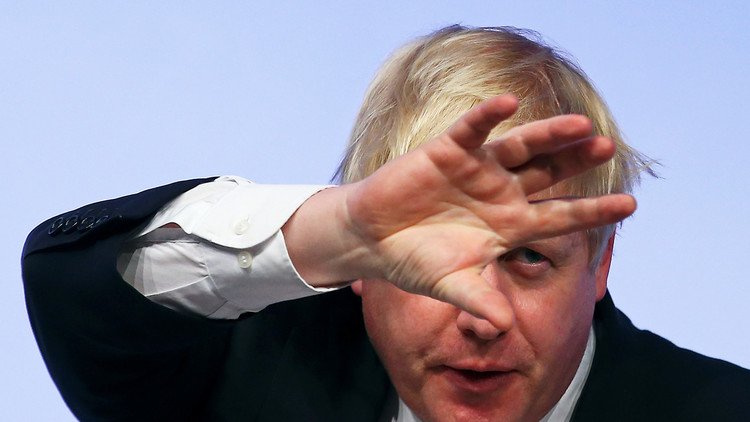 جونسون يدافع عن السعودية في اليمن