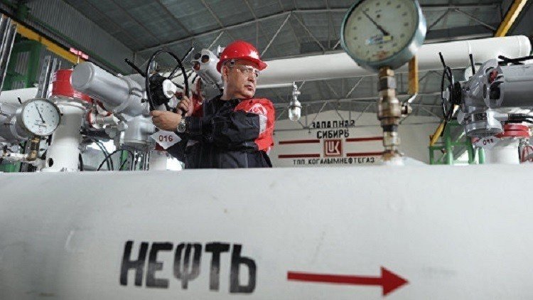 الطاقة الروسية: جميع شركاتنا تؤيد خفض إنتاج النفط 