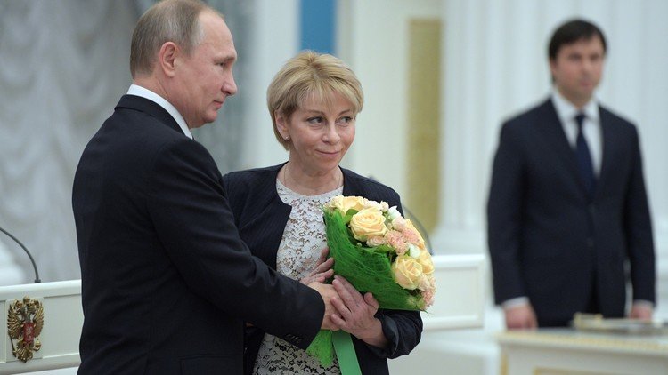 بوتين يكرم الدكتورة ليزا.. والأخيرة تتوجه إلى سوريا