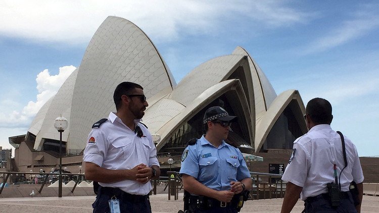 محاكمة شابين بأستراليا خططا لقطع رؤوس المصلين