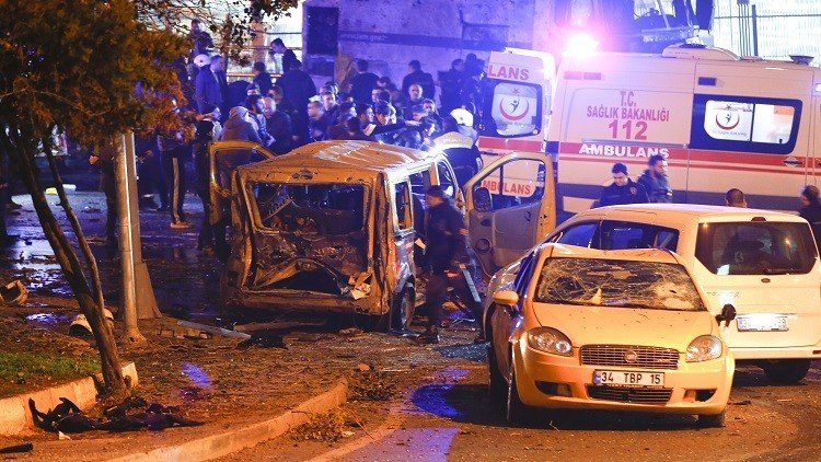 عشرات القتلى والجرحى في تفجيرين باسطنبول وسط تنديد دولي