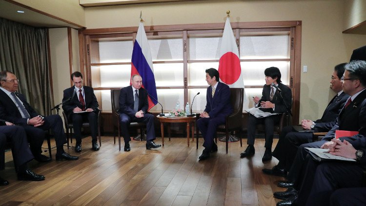 لافروف: بوتين وآبي بحثا سوريا وأوكرانيا والدرع الأمريكية