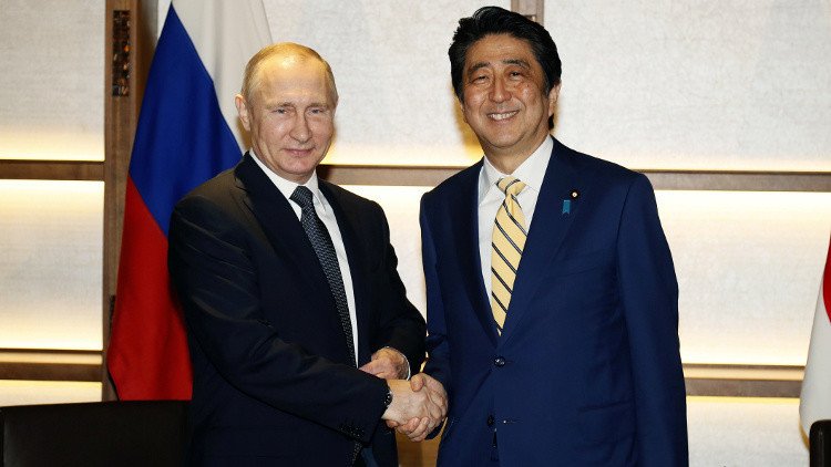 بوتين وآبي يتفقان على بدء نشاط اقتصادي مشترك بجزر الكوريل