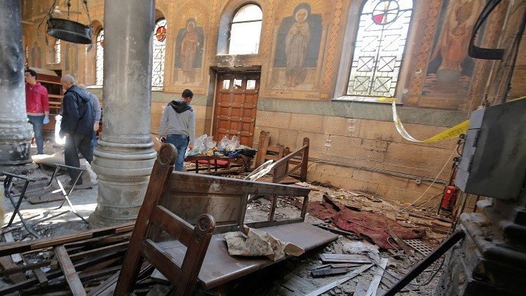 "استشهاد الأقباط" و"تكفير داعش" يشعلان خلافا في مصر