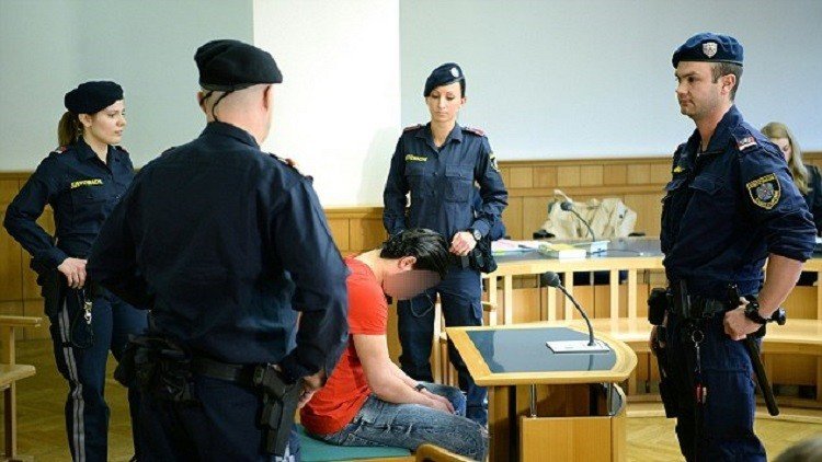 النمسا تعاقب لاجئا عراقيا اغتصب طفلا في مسبح