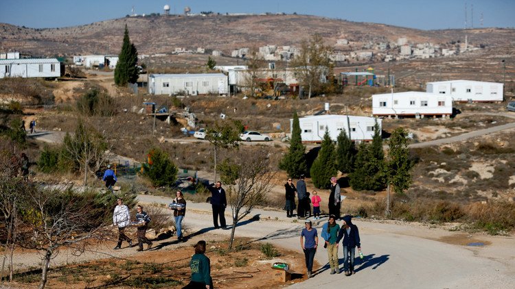 مستوطنو "عمونا" يوافقون على الإخلاء الطوعي