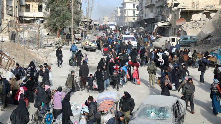 الصليب الأحمر: إجلاء 5000 شخص من شرق حلب الاثنين