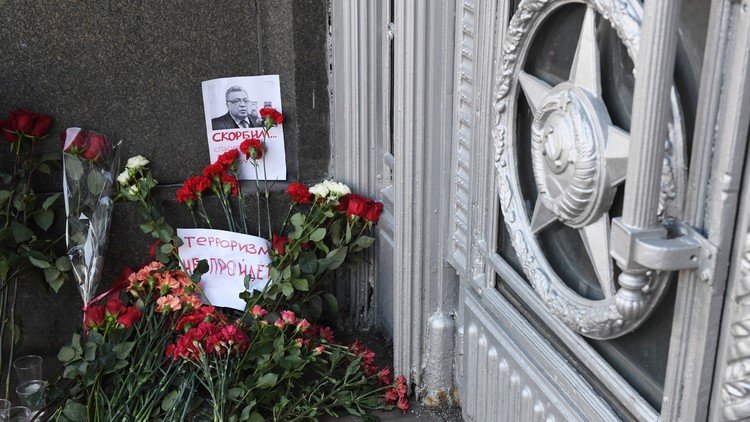 دبلوماسيون روس في مواجهة القتلة..