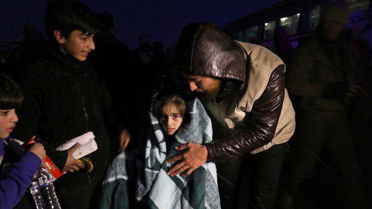 خروج عشرات الآلاف من حلب الشرقية