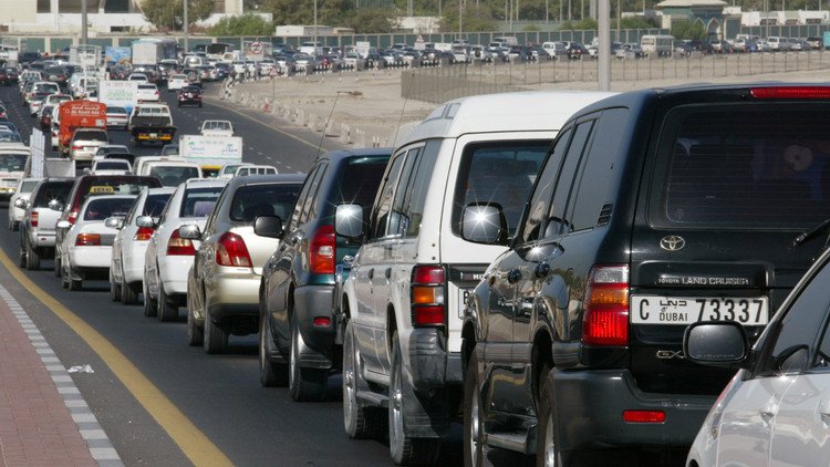 إصابة 26 شخصا في حادث تصادم في الإمارات