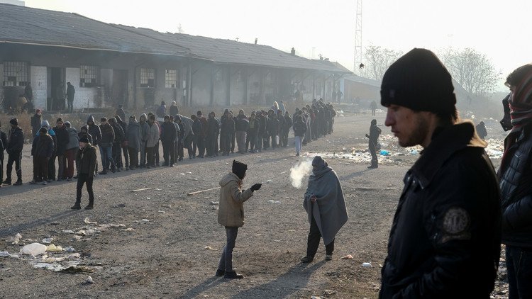 دول البلقان ترحل مهاجرين بشكل غير شرعي 