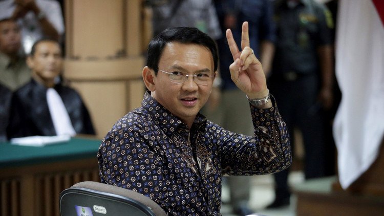 رفض إسقاط تهمة الإساءة الى الإسلام عن حاكم جاكرتا المسيحي