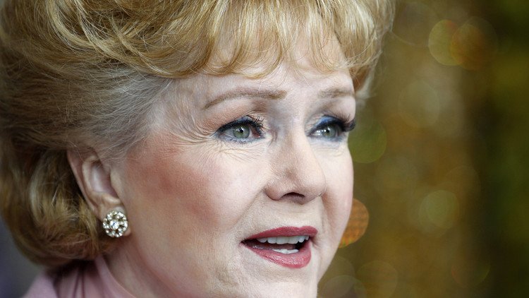 رحيل الممثلة ديبي رينولدز بعد يوم من وفاة ابنتها كاري فيشر