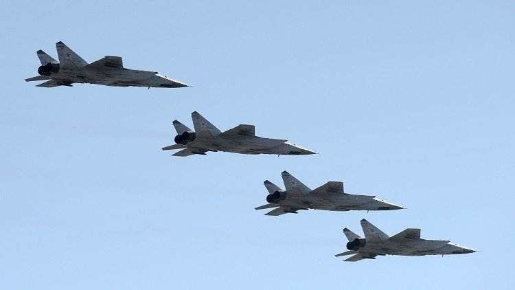 مناورات عسكرية روسية لتنسيق العمليات بين طائرات "إيل-38" المضادة للغواصات ومقاتلات "ميغ-31"