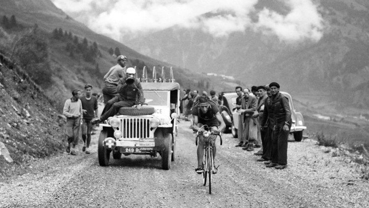 وفاة أول سويسري يحرز لقب دورة فرنسا للدراجات الهوائية