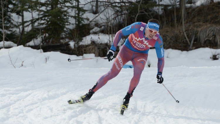 الروسي أوستيوغوف يفوز بذهبية التزلج