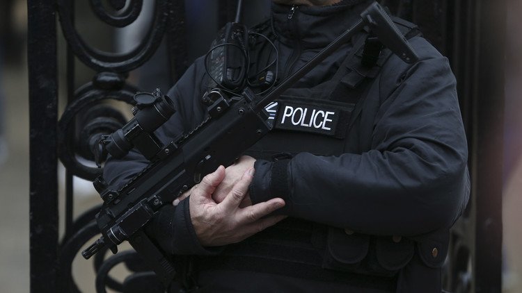 شرطة لندن توقف رجلا وصل من القاهرة للاشتباه بتحضيره لهجمات إرهابية
