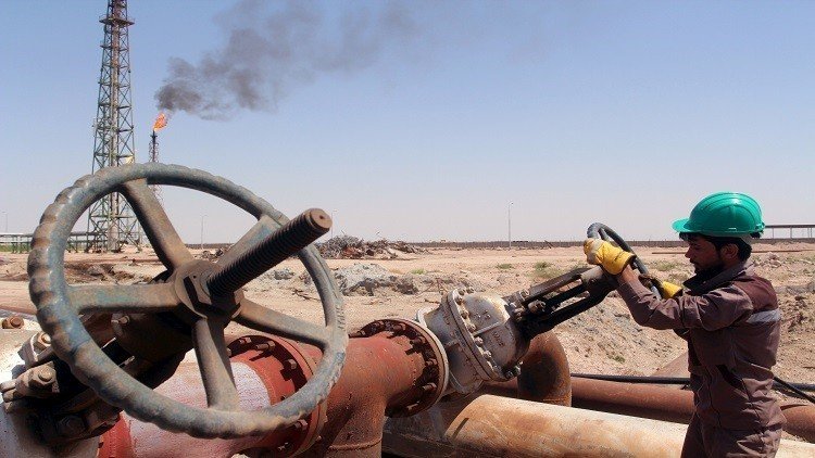 السعودية تبدأ خفض إنتاج النفط تنفيذا لاتفاق 