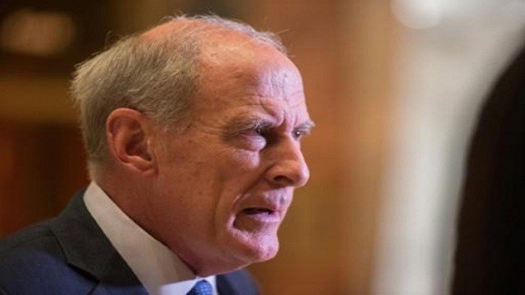 ترامب يرشح لإدارة الاستخبارات سناتورا عاقبته روسيا