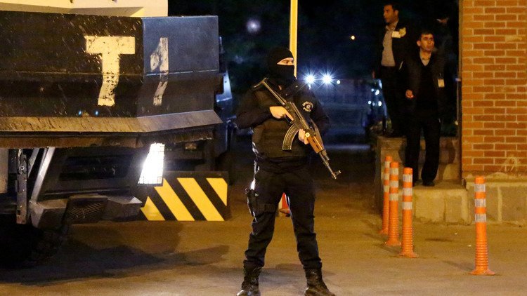 أنقرة تحتجز 18 شخصا على ذمة هجوم إزمير وتتهم 