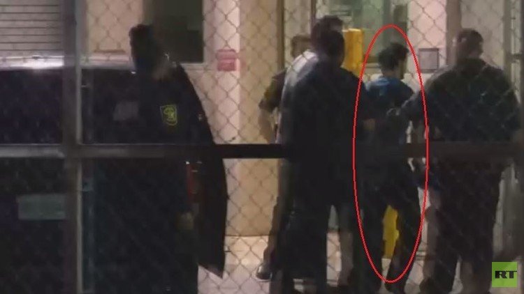 لحظة إلقاء القبض على منفذ هجوم فلوريدا