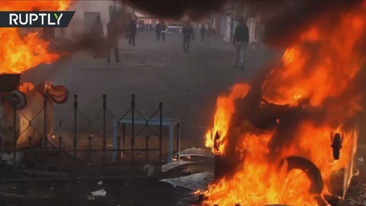 مواجهات عنيفة بين قوات الأمن ومتظاهرين في بنقردان التونسية