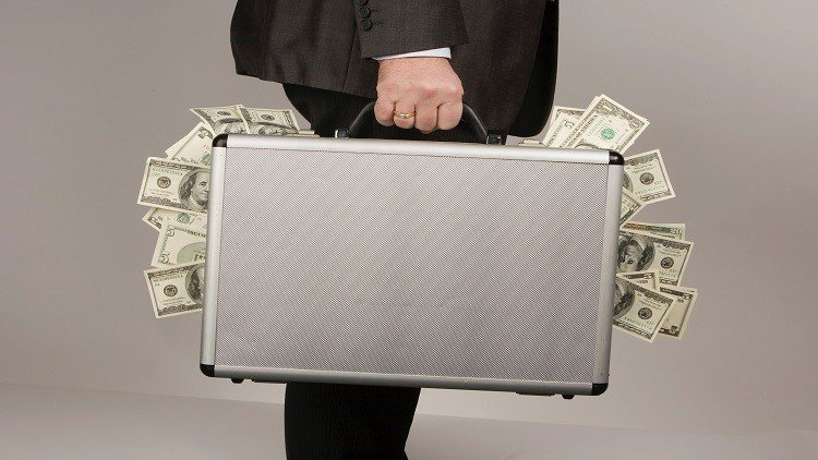 بالأسماء.. 8 أشخاص لديهم ثروات تساوي ما يملكه نصف سكان الأرض