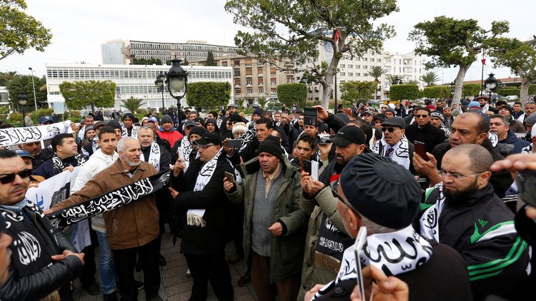 أنصار "حزب التحرير" في مسيرة احتفالية بالذكرى السادسة لثورة تونس