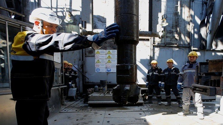 روسيا تؤكد مواصلة الاستثمارات في قطاع النفط 