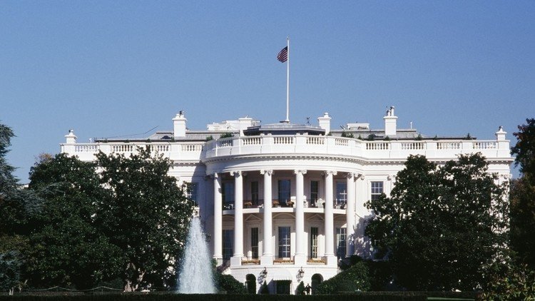 ترامب يتصدى للصين في البحر