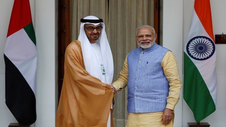 الإمارات تخزن نفطها في الهند