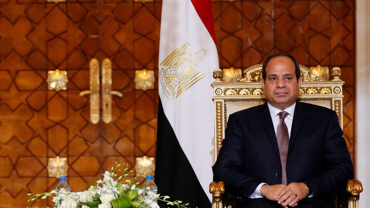 بالفيديو.. ردة فعل السيسي بعد هدف مصر