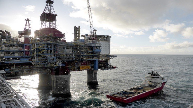 النفط ينخفض نتيجة زيادة الإنتاج الأمريكي