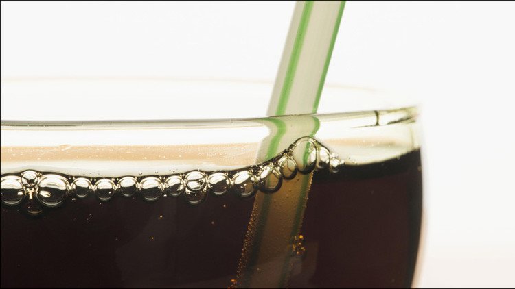 فرنسا تمنع المطاعم من تقديم المشروبات الغازية لمحاربة السمنة