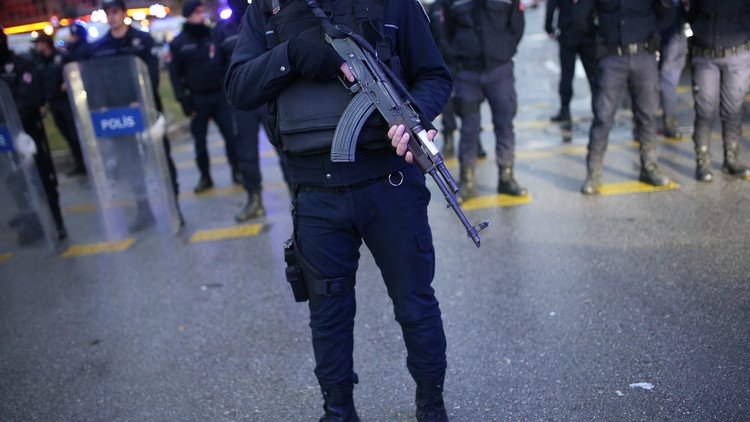 اعتقال 17 شخصا في إسطنبول للاشتباه بانتمائهم لـ"داعش"