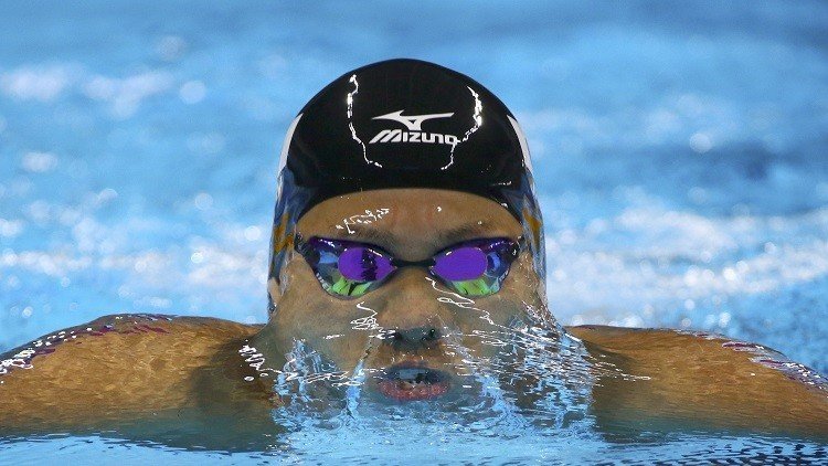 ياباني يحطم الرقم العالمي لسباحة 200  متر صدر