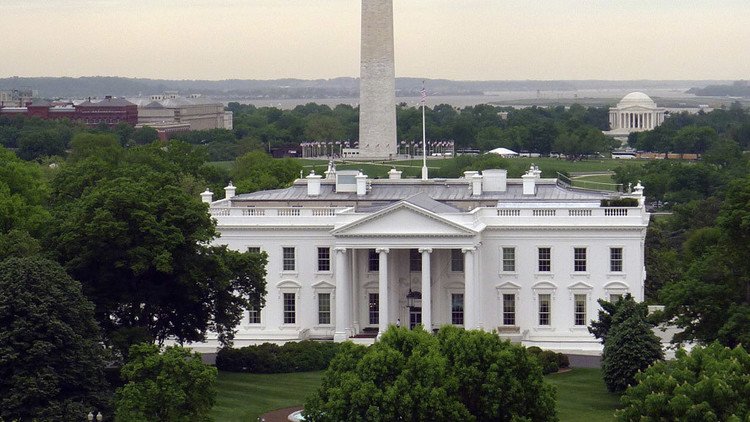 البيت الأبيض: إضافة السعودية ومصر إلى قائمة "حظر الدخول" تتوقف على أمن الولايات المتحدة