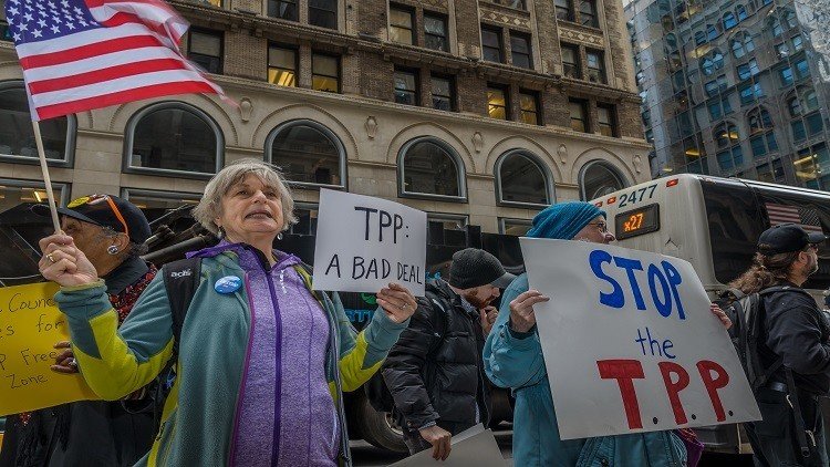 وزير فرنسي: ترامب يهدد التجارة العالمية