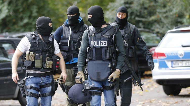 ألمانيا توقف 3 أشخاص للاشتباه بانتمائهم لـ