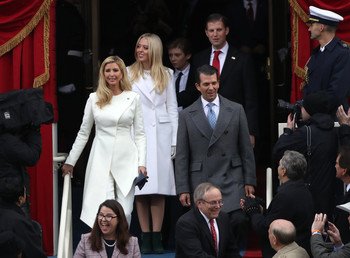 تيفاني، إيفانكا، بارون، دونالد الأصغر و إيريك ترامب