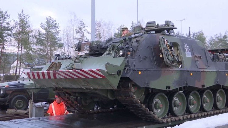 25 جنديا أمريكيا في لاتفيا ضمن خطة الناتو 