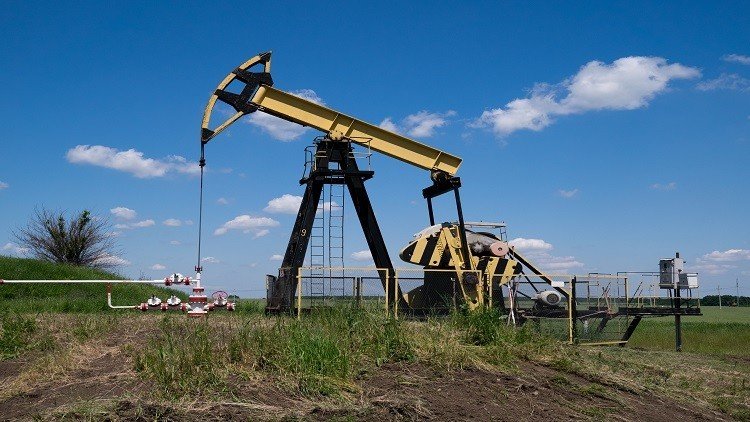 "برنت" يتجاوز الـ57 دولارا للبرميل