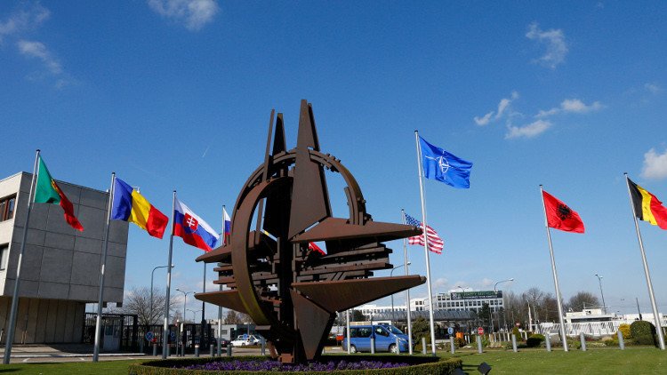 صحيفة: الناتو يعلق بحث إشراك أوكرانيا في الدرع الصاروخية