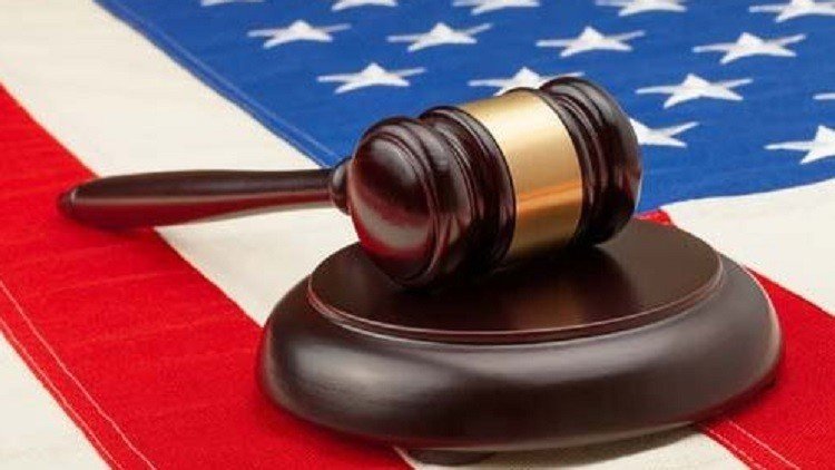 محكمة أمريكية تعلق جزئيا قرار ترامب حظر الهجرة