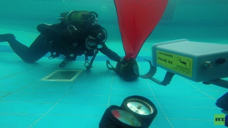 الحرس الوطني الروسي يجري تدريبات مائية (فيديو)