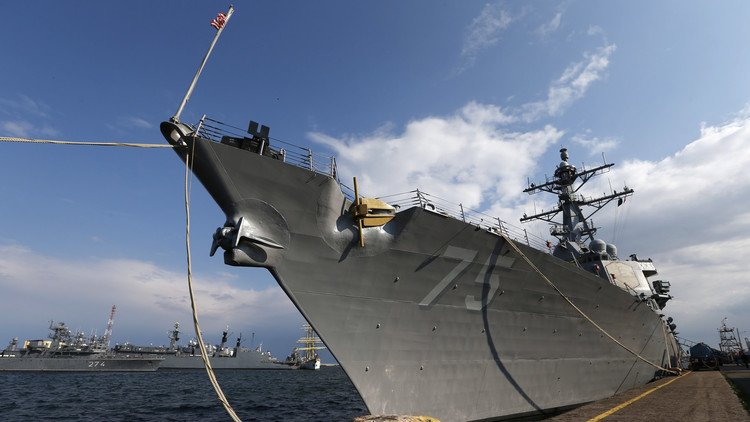 مدمرة أمريكية ترسو في ليتوانيا قرب الحدود الروسية