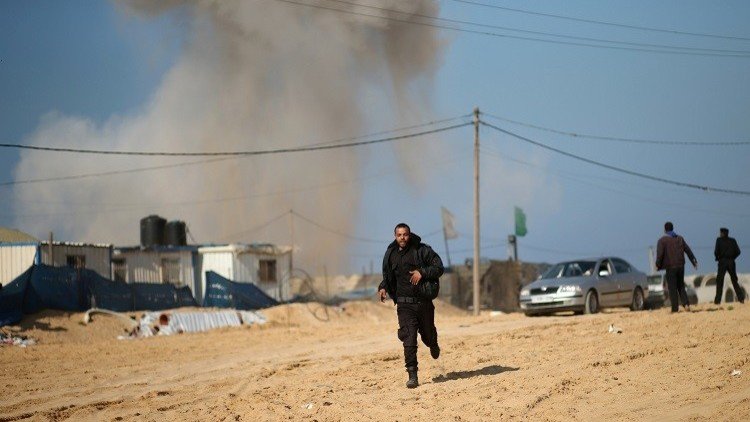 غزة: الطيران الإسرائيلي شن 14 غارة على القطاع 