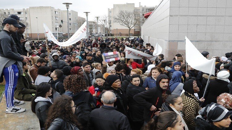 اعتقالات ومزيد من العنف في ضواحي باريس 