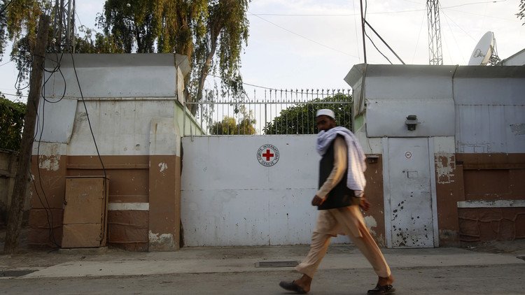 الصليب الأحمر يعلق عمله في أفغانستان 