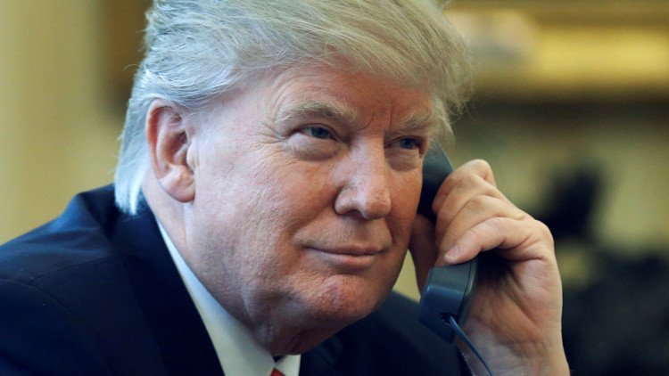 ترامب يطلب من العبادي الاتصال به هاتفيا الخميس